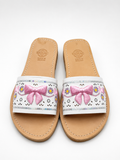 Sandalia Boutique Blanca con Moño Rosa Bordado
